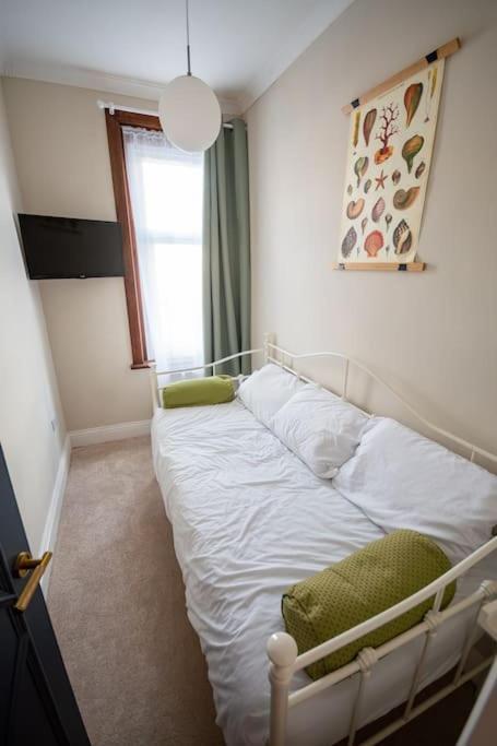 Villa 4-Bed Botanical Retreat Plymouth Esterno foto