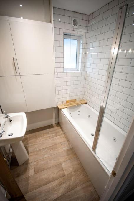 Villa 4-Bed Botanical Retreat Plymouth Esterno foto